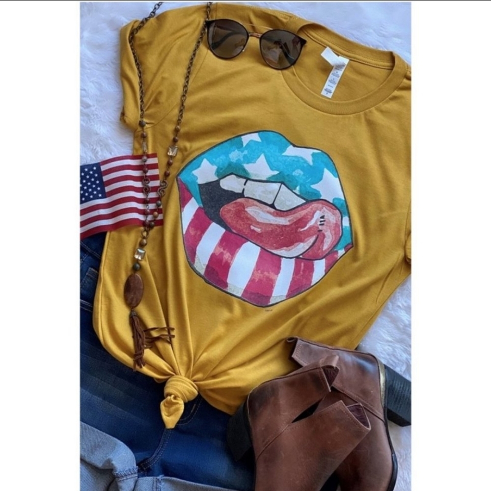Lips graphic tee